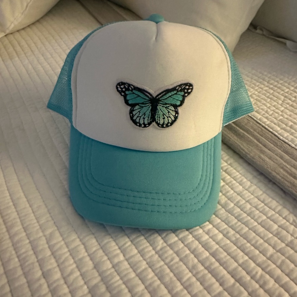 Women’s Blue and White Butterfly trucker hat